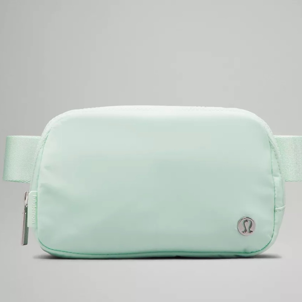 Lululemon Everywhere Belt Bag mint NWT 1L - Picture 1 of 5